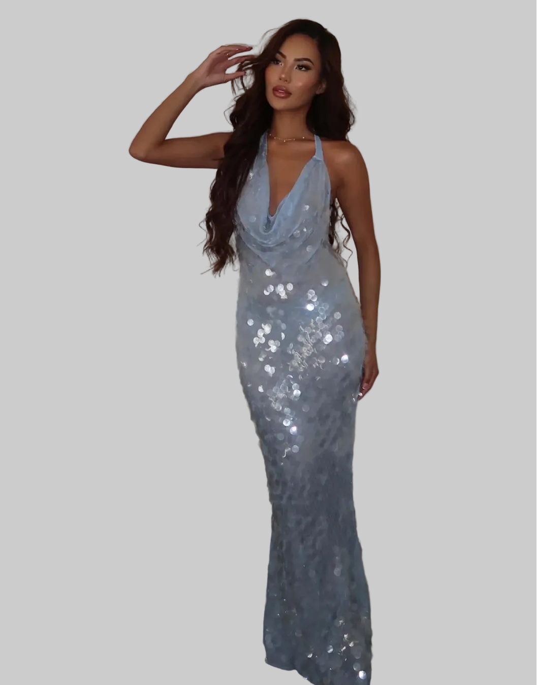Damska Cekinowa Sukienka Maxi z Dekoltem Wodnym Ramiączkami Halter i Odkrytymi Plecami