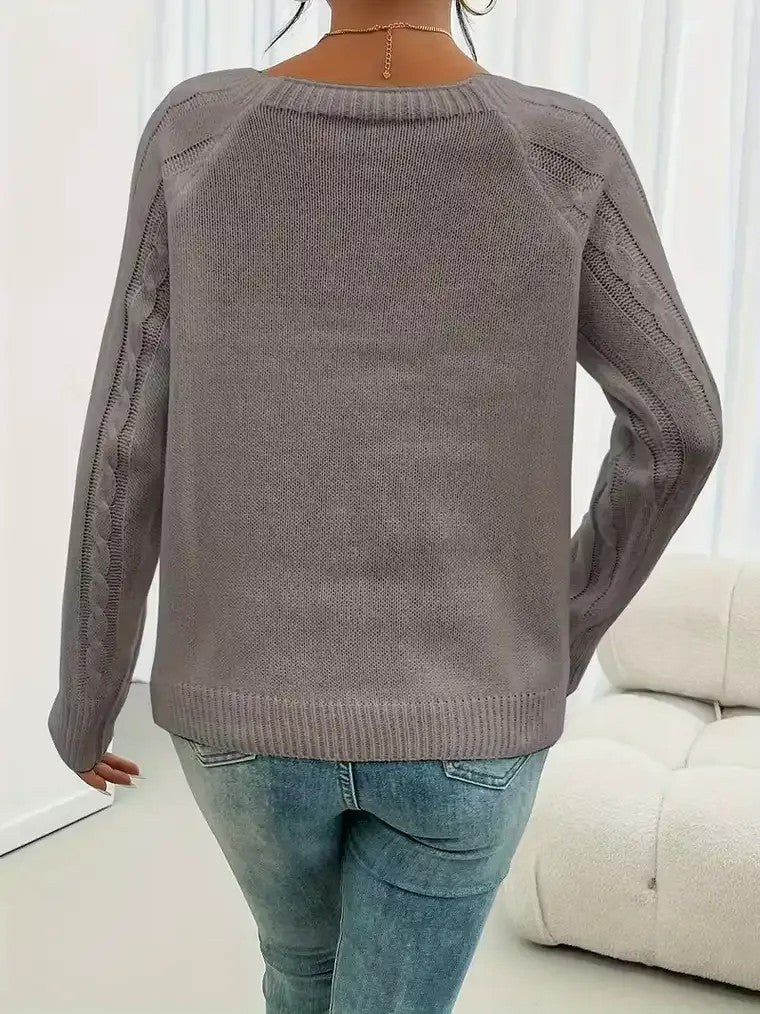 Damski Sweter ze Splotem Warkoczowym z Ozdobnymi Guzikami i Okrągłym Dekoltem